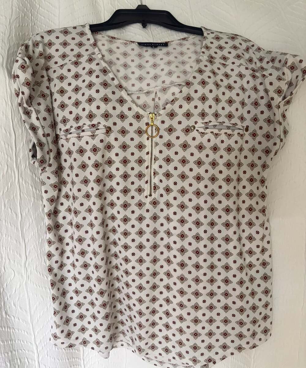Fifty Street Blouse Size L White Red Geometric Print O-Ring Zip